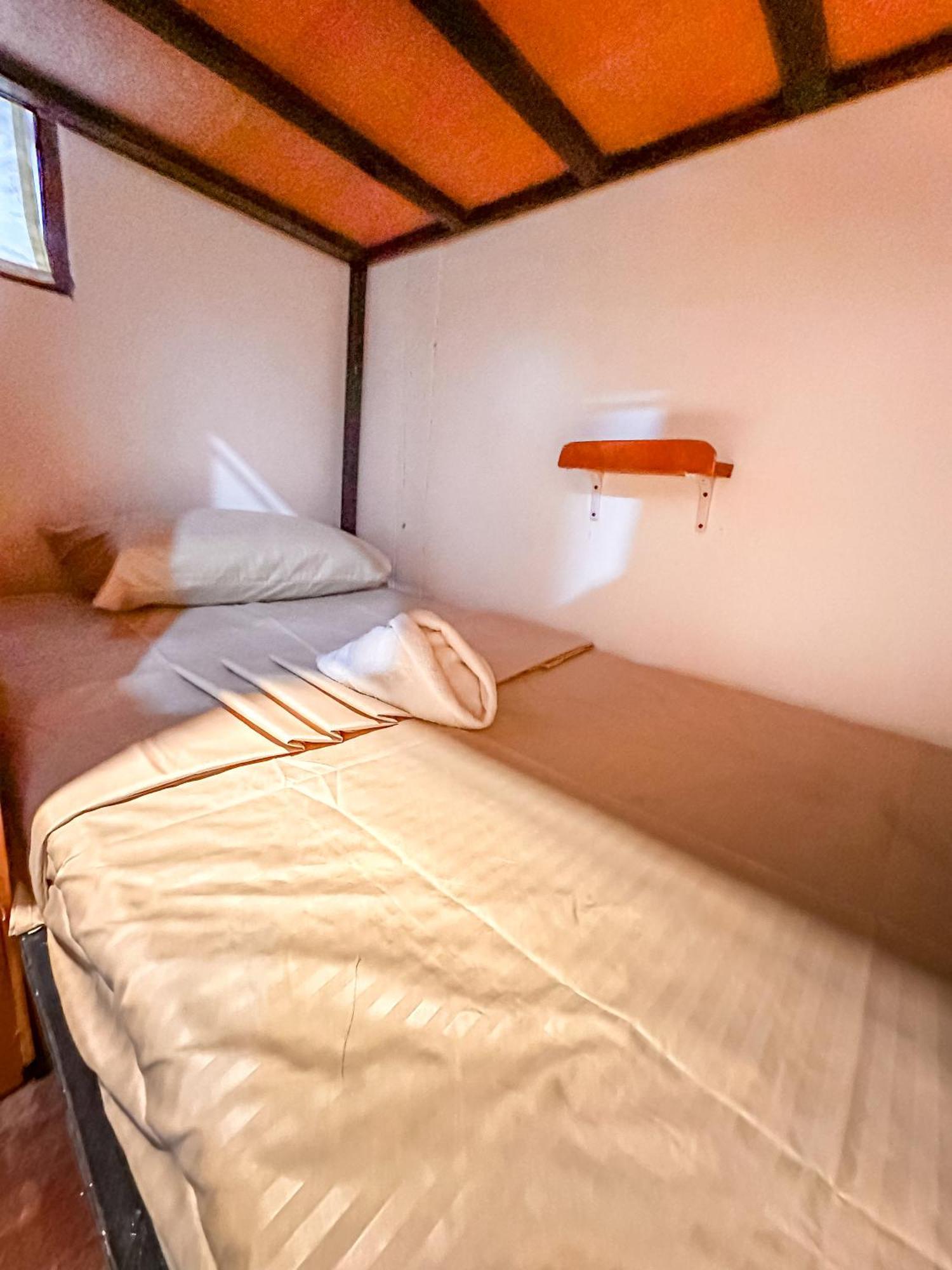 Hangout'S Hostel 爱妮岛 外观 照片
